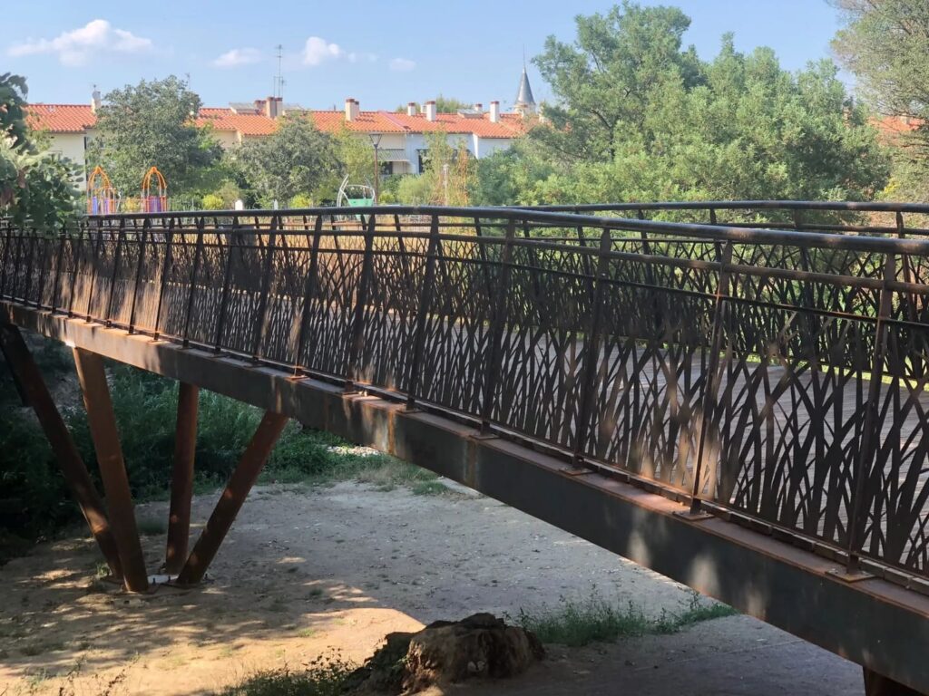 Pasarela sobre el río la Basse visto de forma lateral