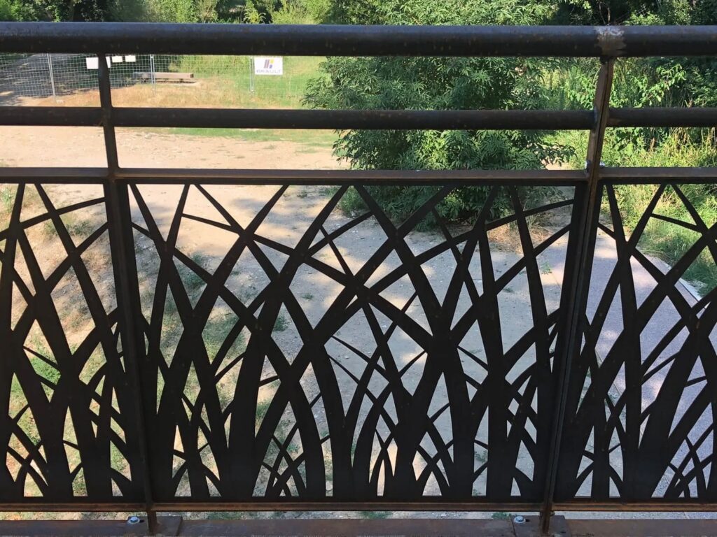 Pasarela sobre el río la Basse visto sobre él