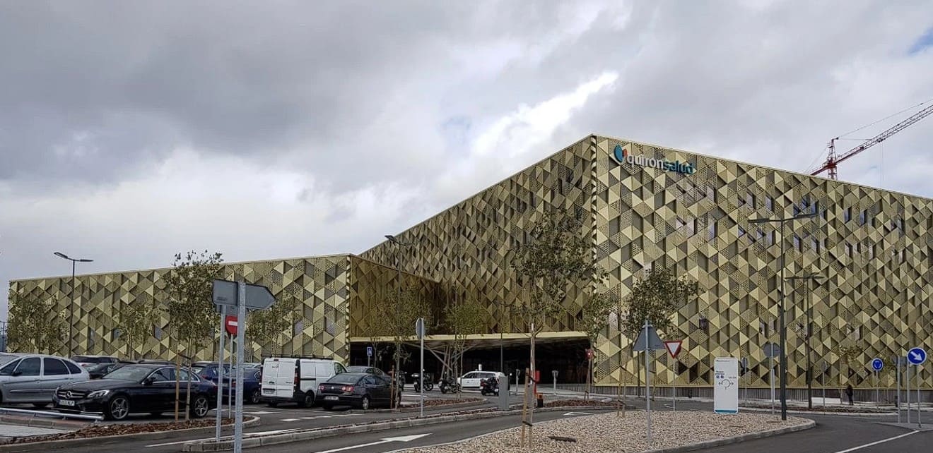 Fachada del Hospital Quirón